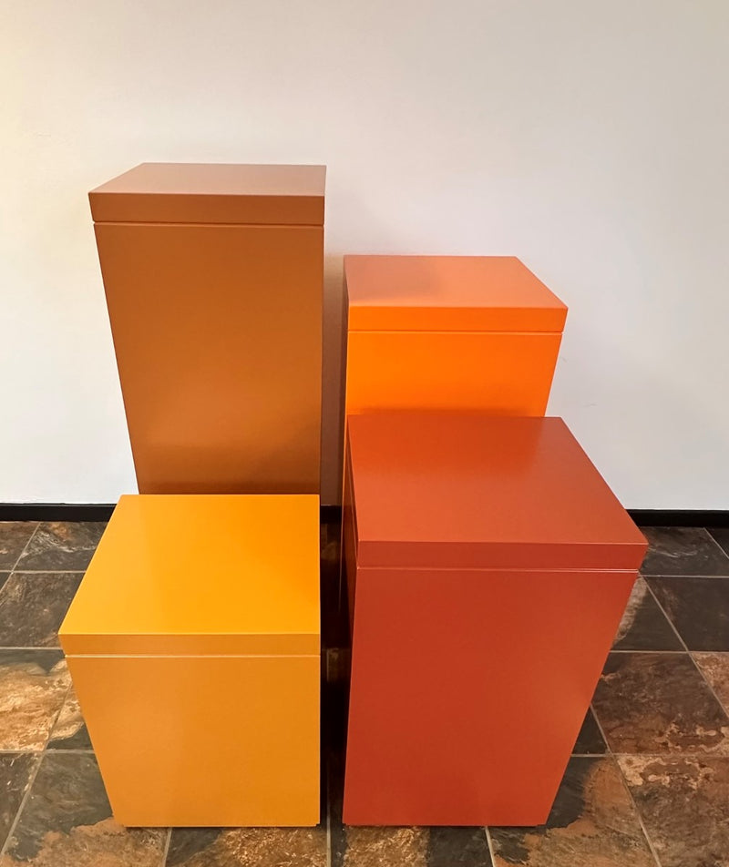 Leonardo Display Plinths